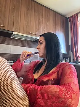 Hotmomcheckk_