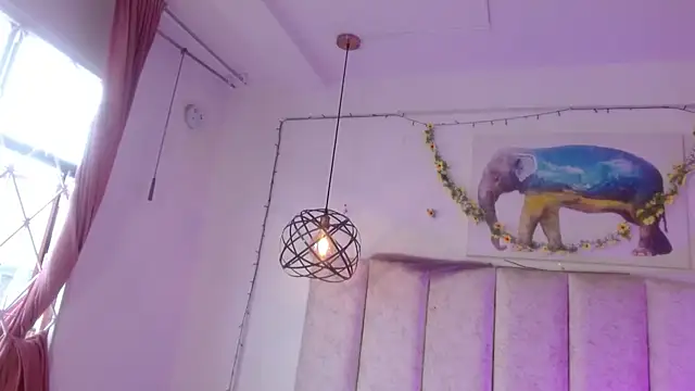sweetbloomcs live cam on StripChat