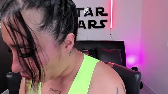 miss_danika webcam