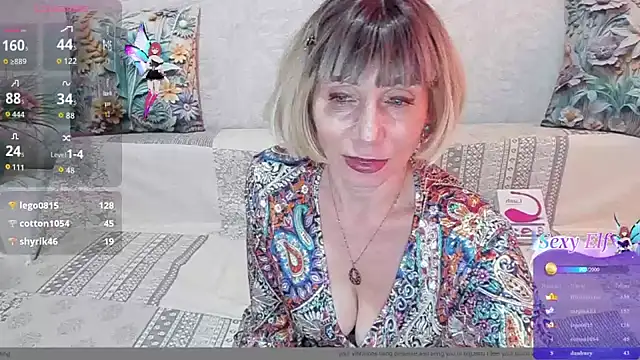 AgataFoxx webcam
