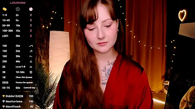 velvet_cherry_ live cam on StripChat