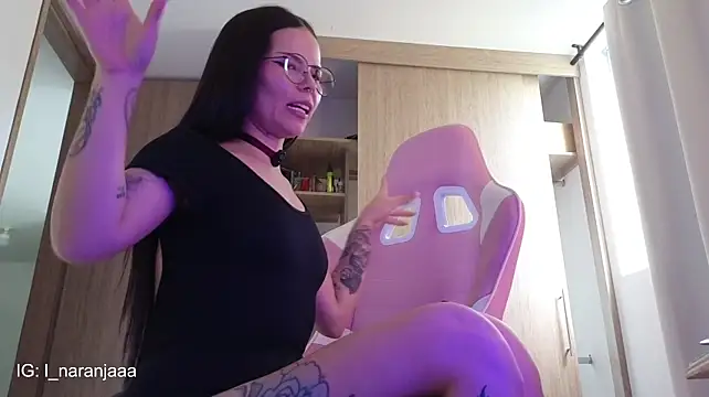 nara_lyn1 live cam on StripChat
