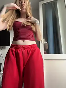 MilaMoone webcam