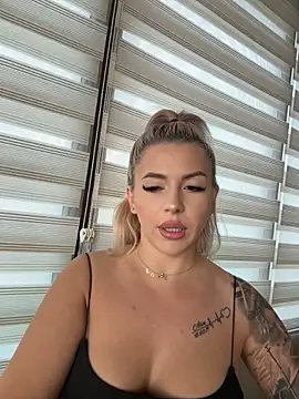 IveySin webcam
