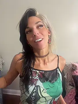 lil_jiggly live cam on StripChat