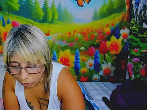 indianroxy webcam