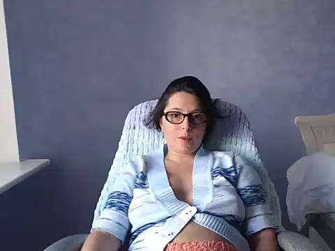 LuckyLisa23 webcam