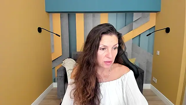 EllaLong webcam