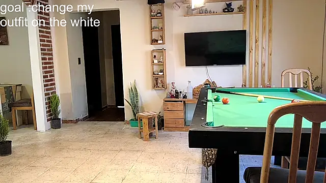 JacklynSwisshelm live cam on StripChat