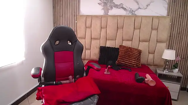 Anabella_Thompson live