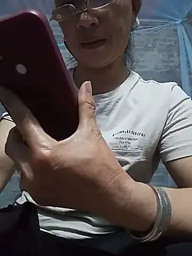 Linda-04 webcam