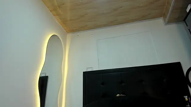 BustyGlow webcam