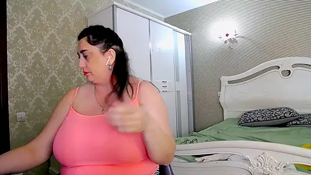 Evelyn_Shy