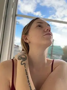 MilaMoone webcam