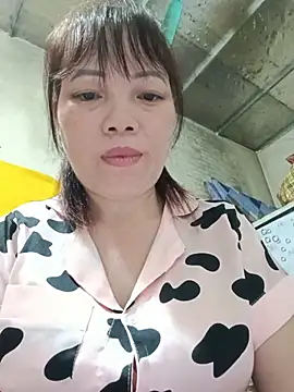 Sana-vn live cam on StripChat