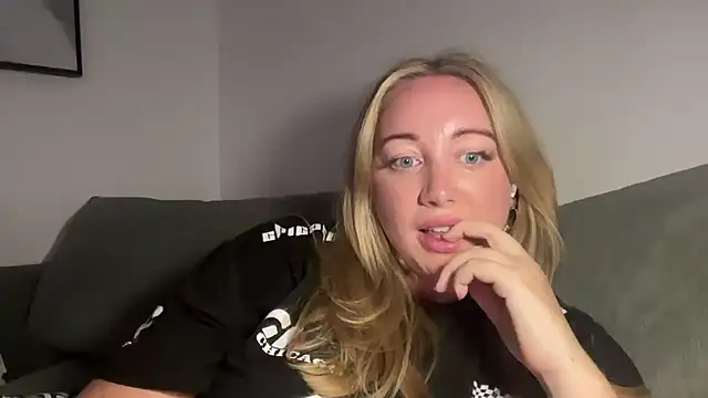 arielsweetieee webcam