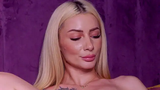 AngieShae webcam