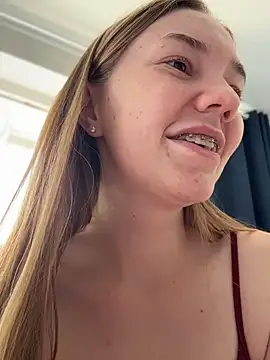 MilaMoone webcam
