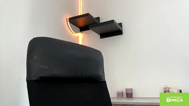 SunnyStrike live cam preview