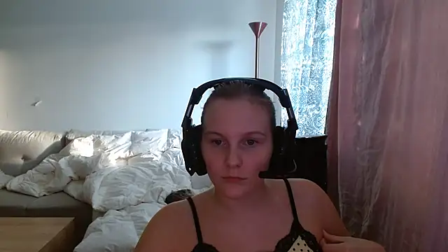 Nina_Monet live cam preview