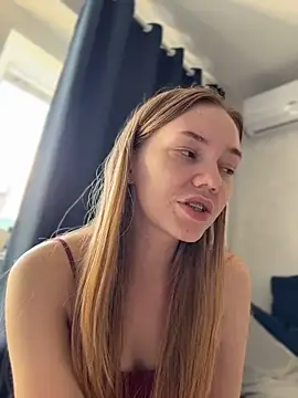 MilaMoone webcam