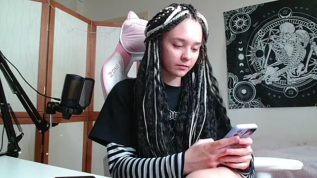 Mysterious_Toy webcam