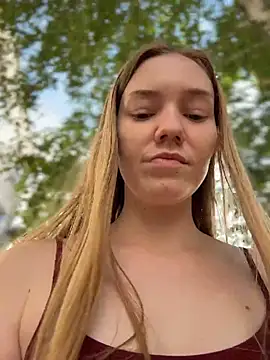 MilaMoone webcam