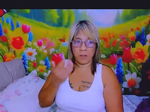 indianroxy webcam