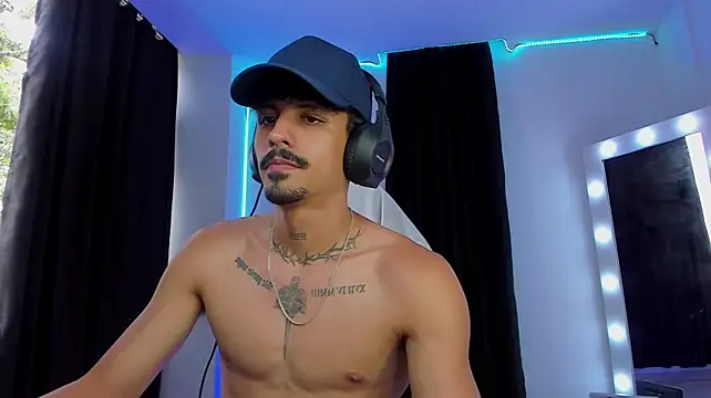 Lukeetaylor live cam preview