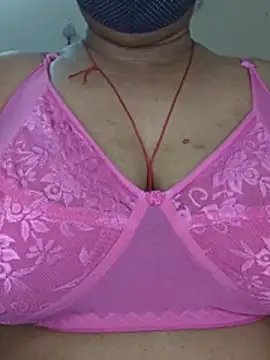 MISS-LOVEV webcam