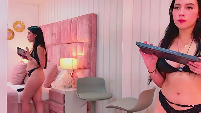 ZoeyKim webcam