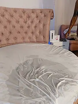 JuicyKendra_