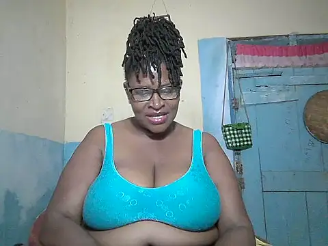 sexy_bigboobss live cam on StripChat
