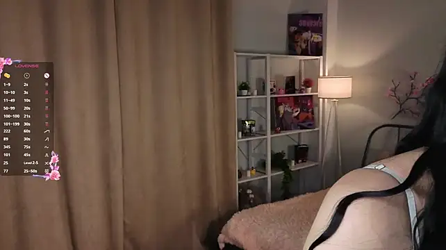NarcisaDicker webcam