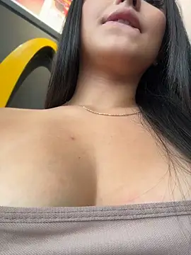 Valentina-gomezz webcam