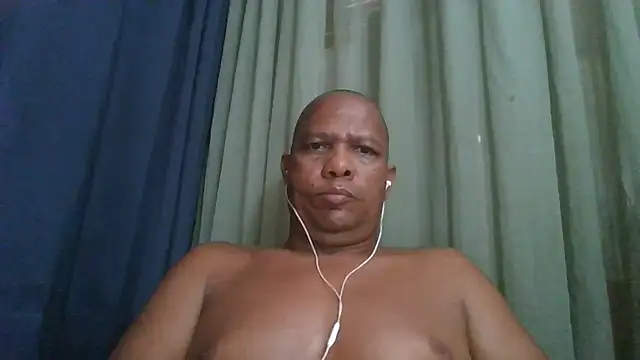 bigblackcock75 webcam