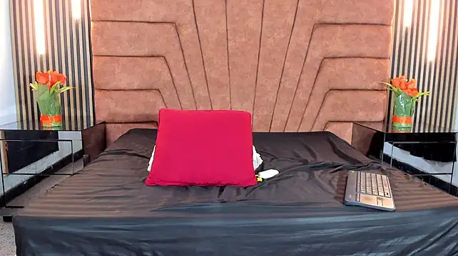 Sara_saaennz webcam