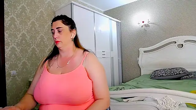 Evelyn_Shy