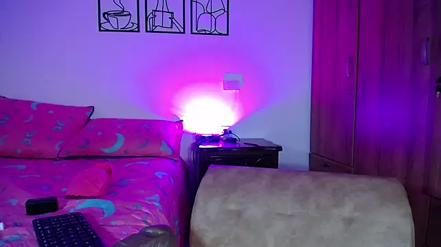 gabriela_r (F young) - naked tits🍒
