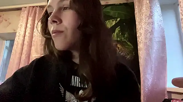 EllynDincher live cam on StripChat