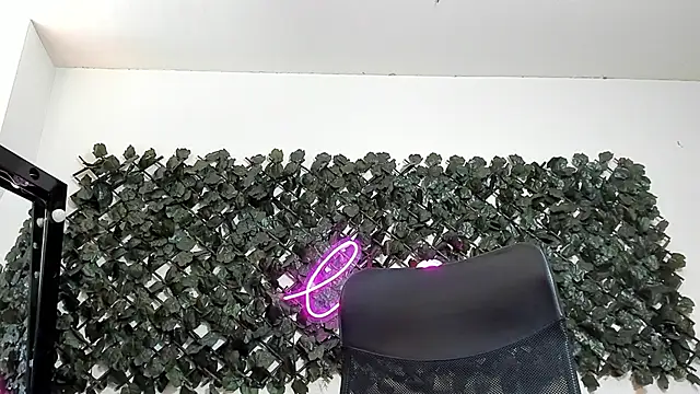 DestinyHills live cam on StripChat
