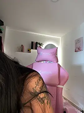 Jenn_Layton webcam