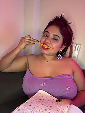 LUNA_DULCE1 live cam on StripChat