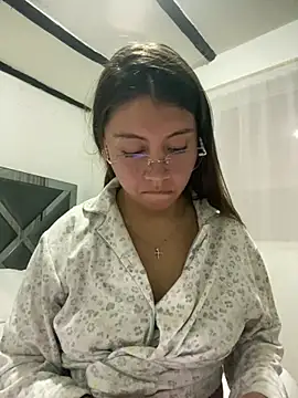 Sara-cooper2 webcam