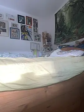 Yogirebell live cam on StripChat