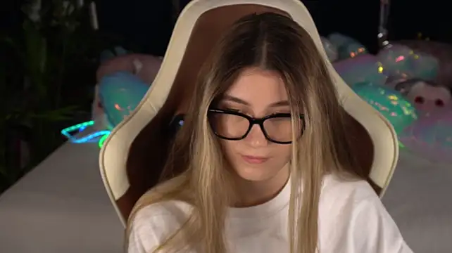 Lissaa_Moon webcam