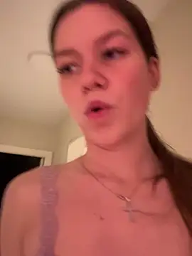 PeachCheeks_ webcam