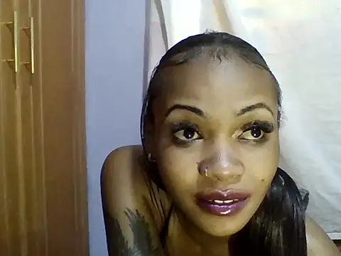 queen_next_door webcam