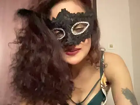 ScarletSeductive live cam on StripChat