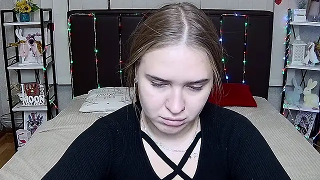 LauraHlot webcam